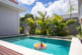 CANGGU - 3BDR Villa with Private Pool and Rooftop and Ricefield View
